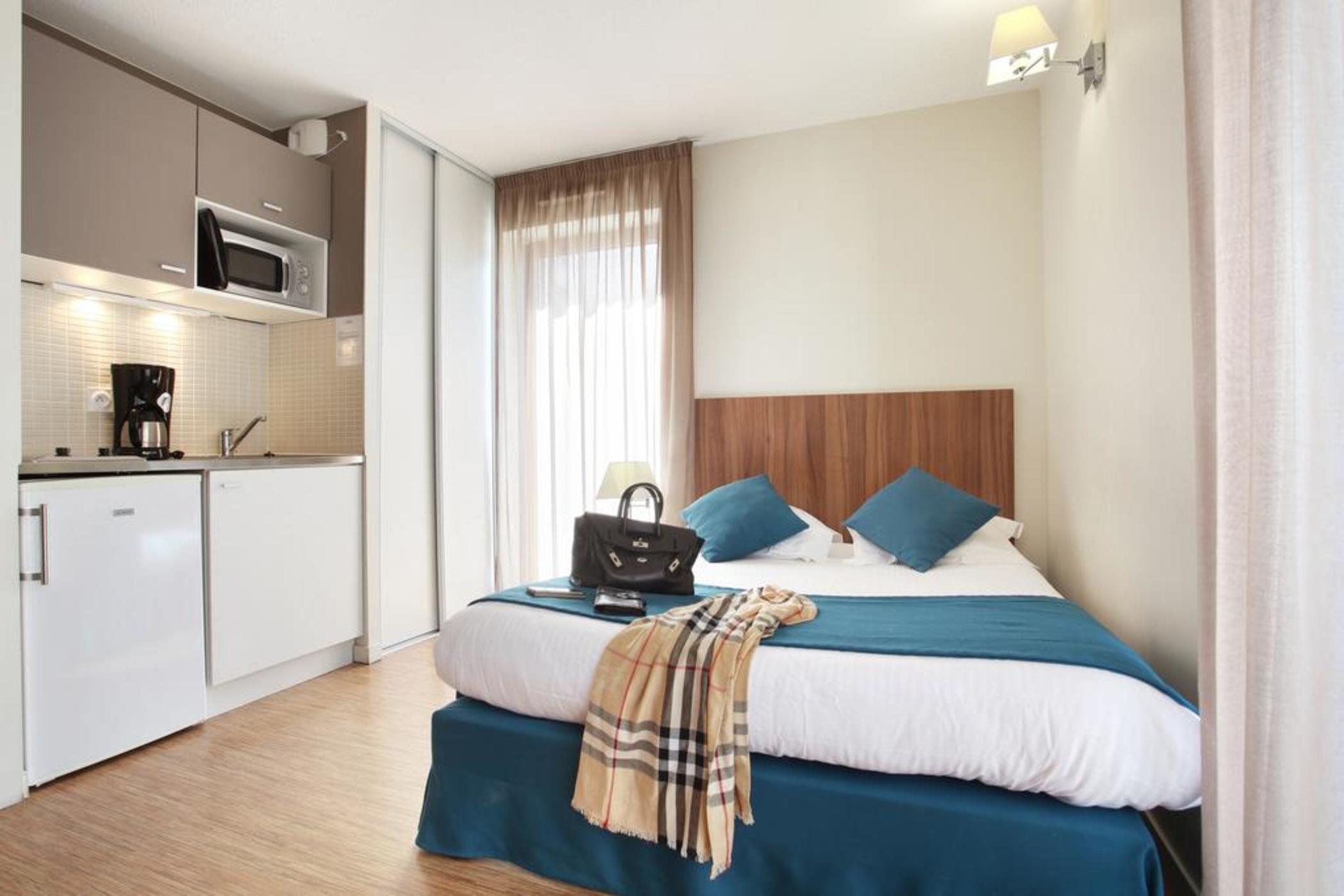 อพาร์ตโฮเต็ล โอดาลี ลียง กงฟลูอองซ์ Aparthotel ภายนอก รูปภาพ