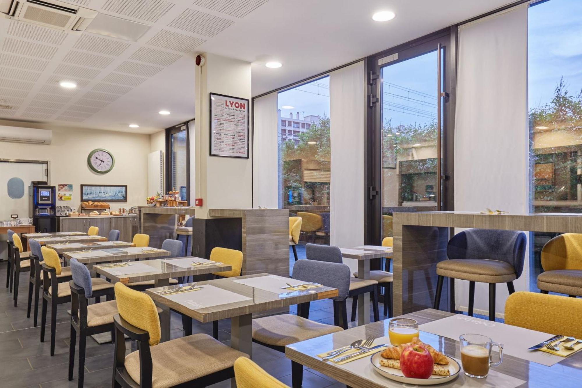 อพาร์ตโฮเต็ล โอดาลี ลียง กงฟลูอองซ์ Aparthotel ภายนอก รูปภาพ