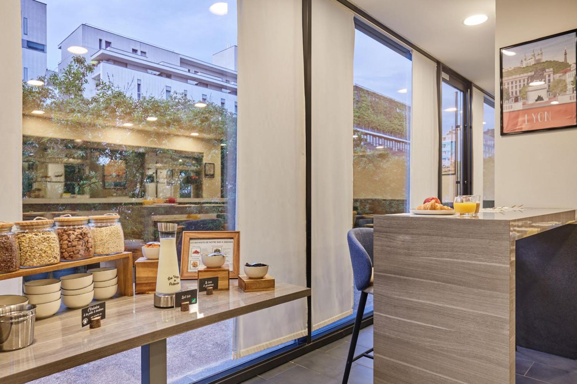 อพาร์ตโฮเต็ล โอดาลี ลียง กงฟลูอองซ์ Aparthotel ภายนอก รูปภาพ