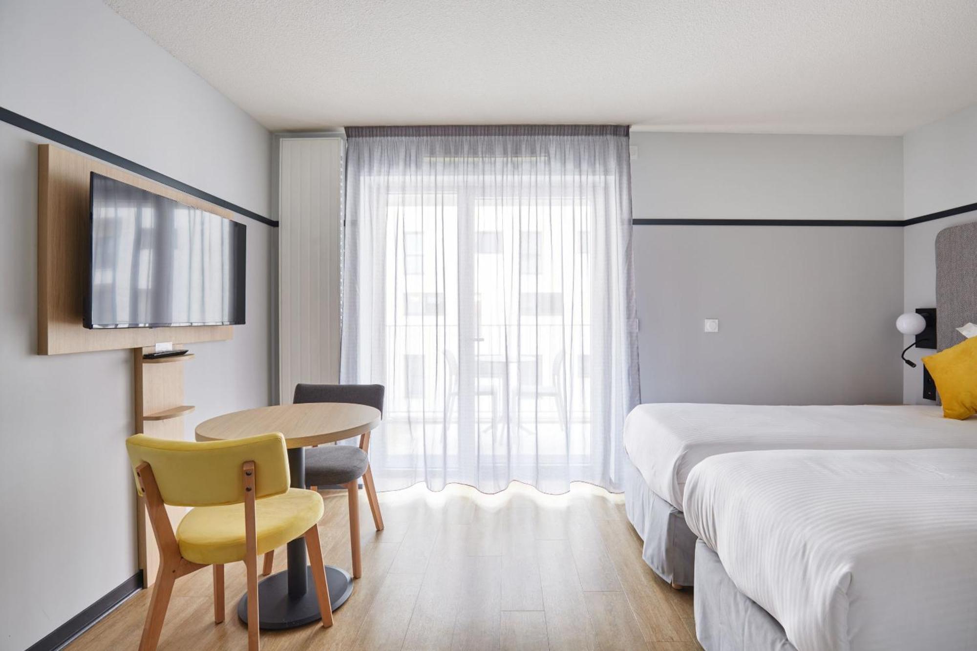 อพาร์ตโฮเต็ล โอดาลี ลียง กงฟลูอองซ์ Aparthotel ภายนอก รูปภาพ
