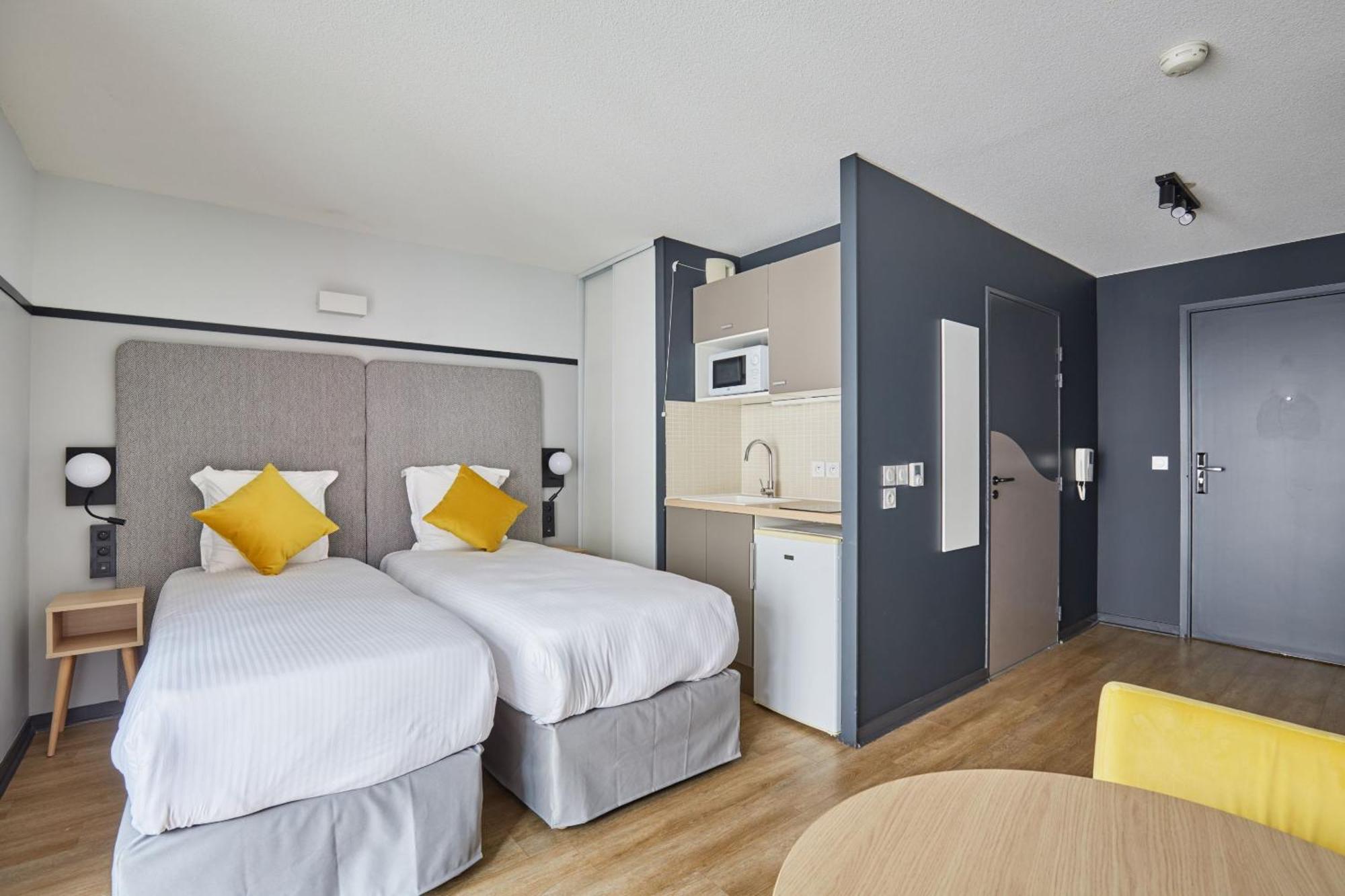 อพาร์ตโฮเต็ล โอดาลี ลียง กงฟลูอองซ์ Aparthotel ภายนอก รูปภาพ