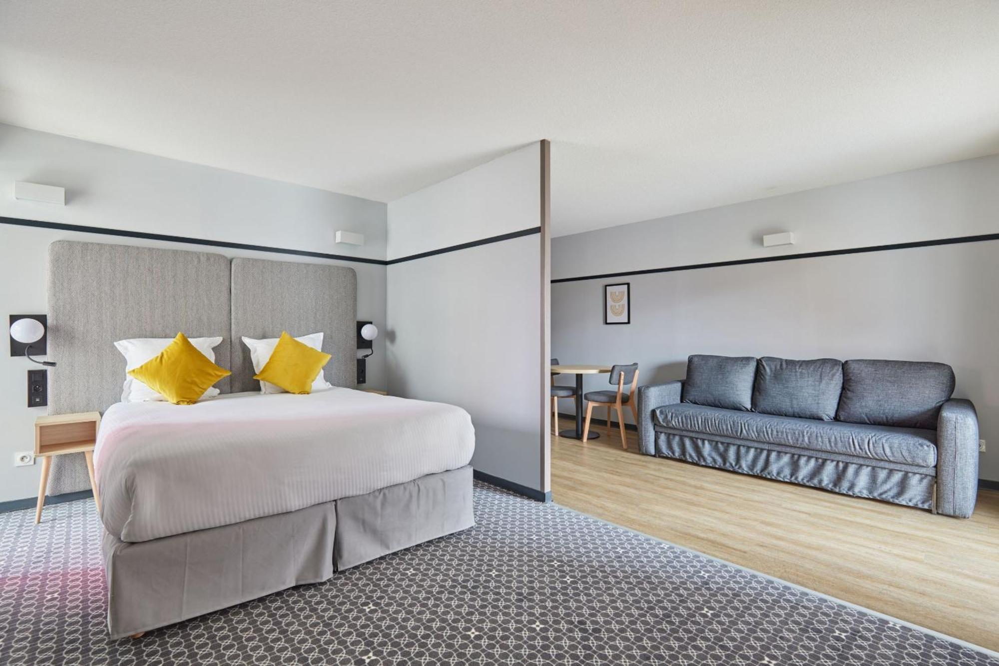 อพาร์ตโฮเต็ล โอดาลี ลียง กงฟลูอองซ์ Aparthotel ภายนอก รูปภาพ