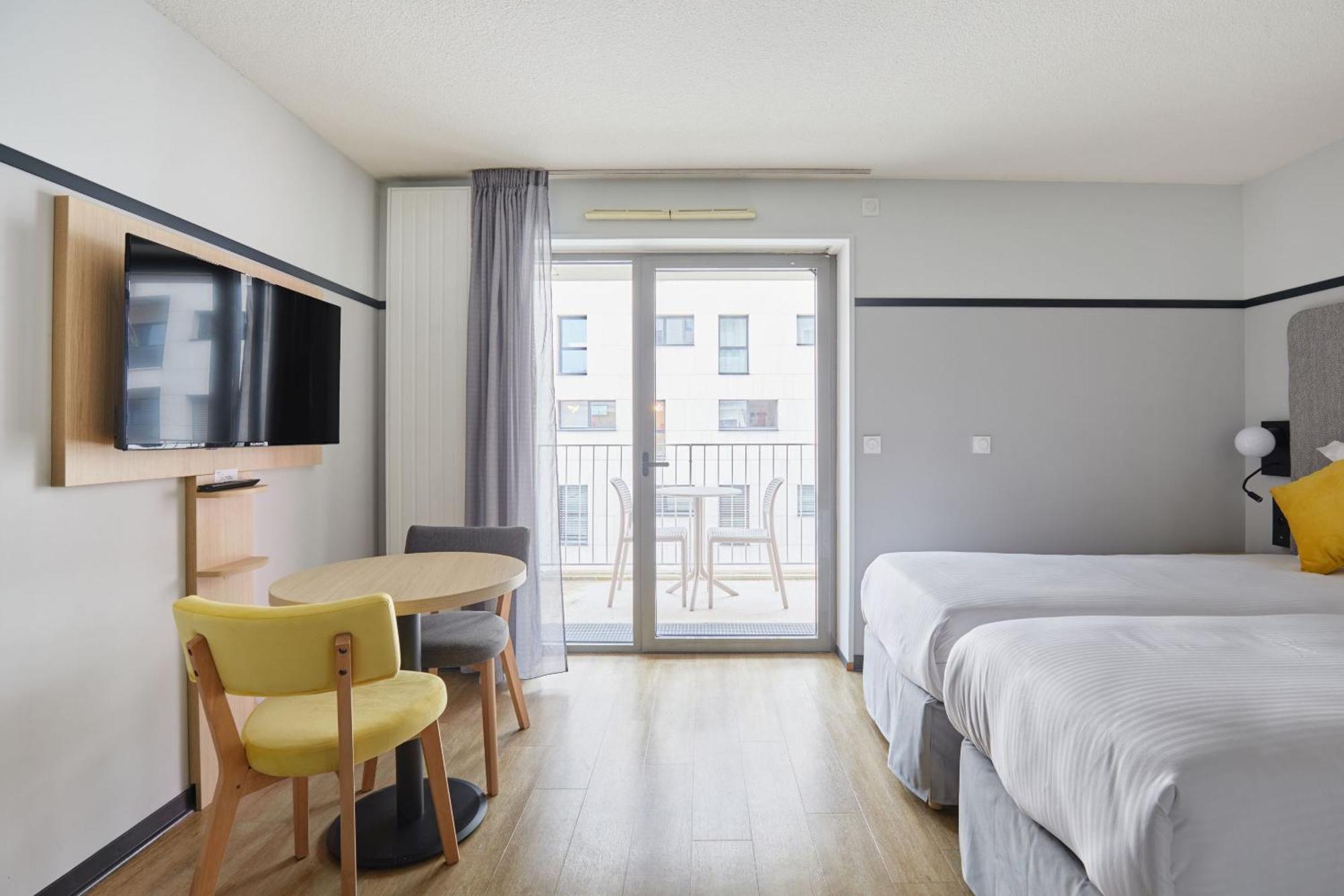 อพาร์ตโฮเต็ล โอดาลี ลียง กงฟลูอองซ์ Aparthotel ภายนอก รูปภาพ
