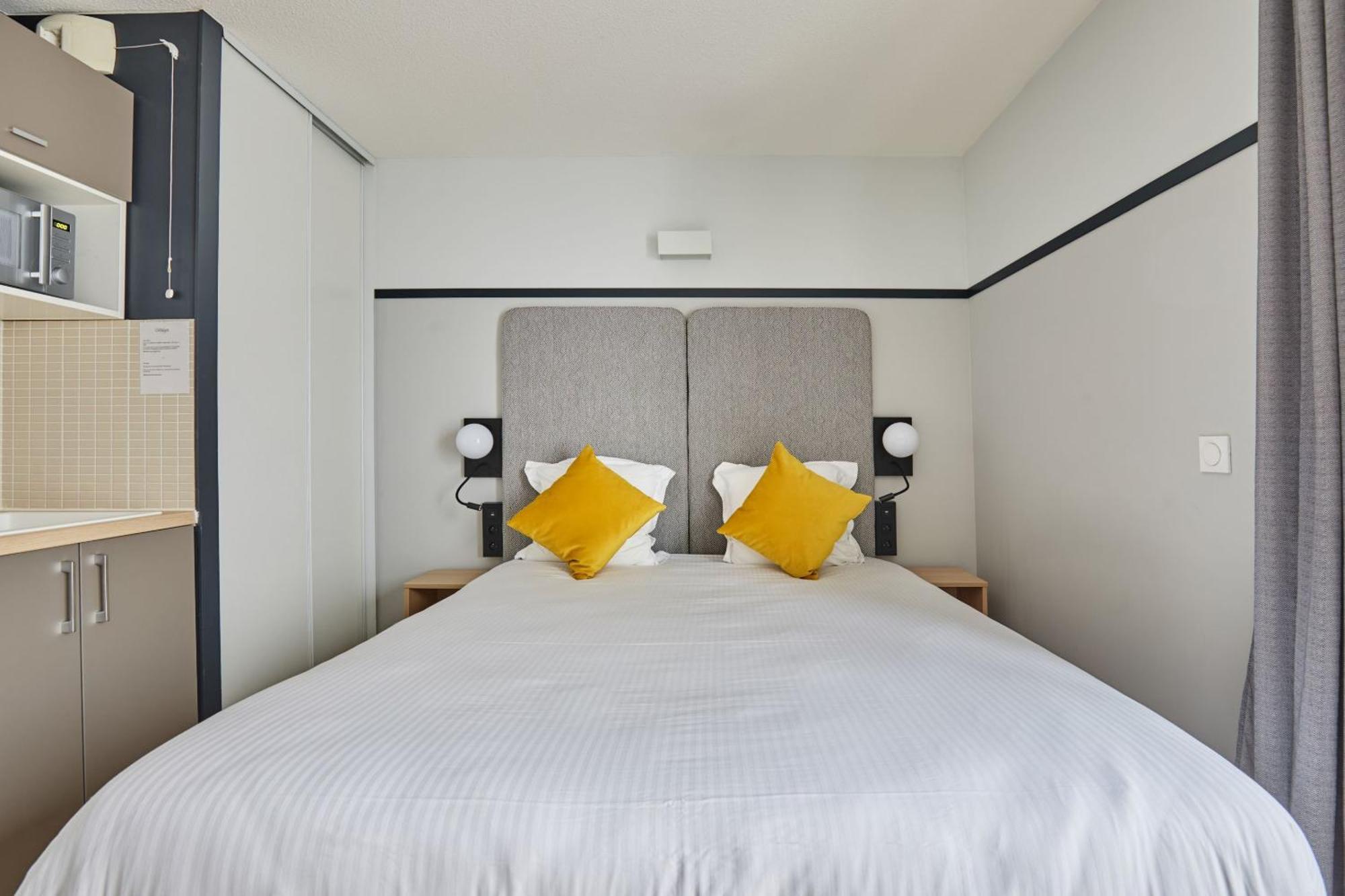 อพาร์ตโฮเต็ล โอดาลี ลียง กงฟลูอองซ์ Aparthotel ภายนอก รูปภาพ