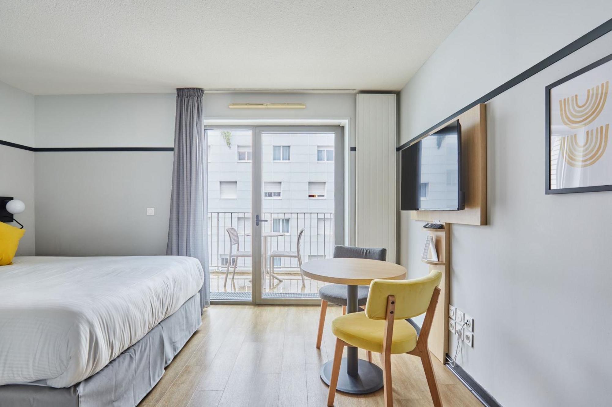 อพาร์ตโฮเต็ล โอดาลี ลียง กงฟลูอองซ์ Aparthotel ภายนอก รูปภาพ